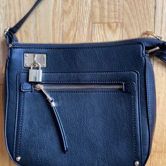 Black Aldo Everyday Shoulder Bag with Gold Hardware. - Picture 3 of 3